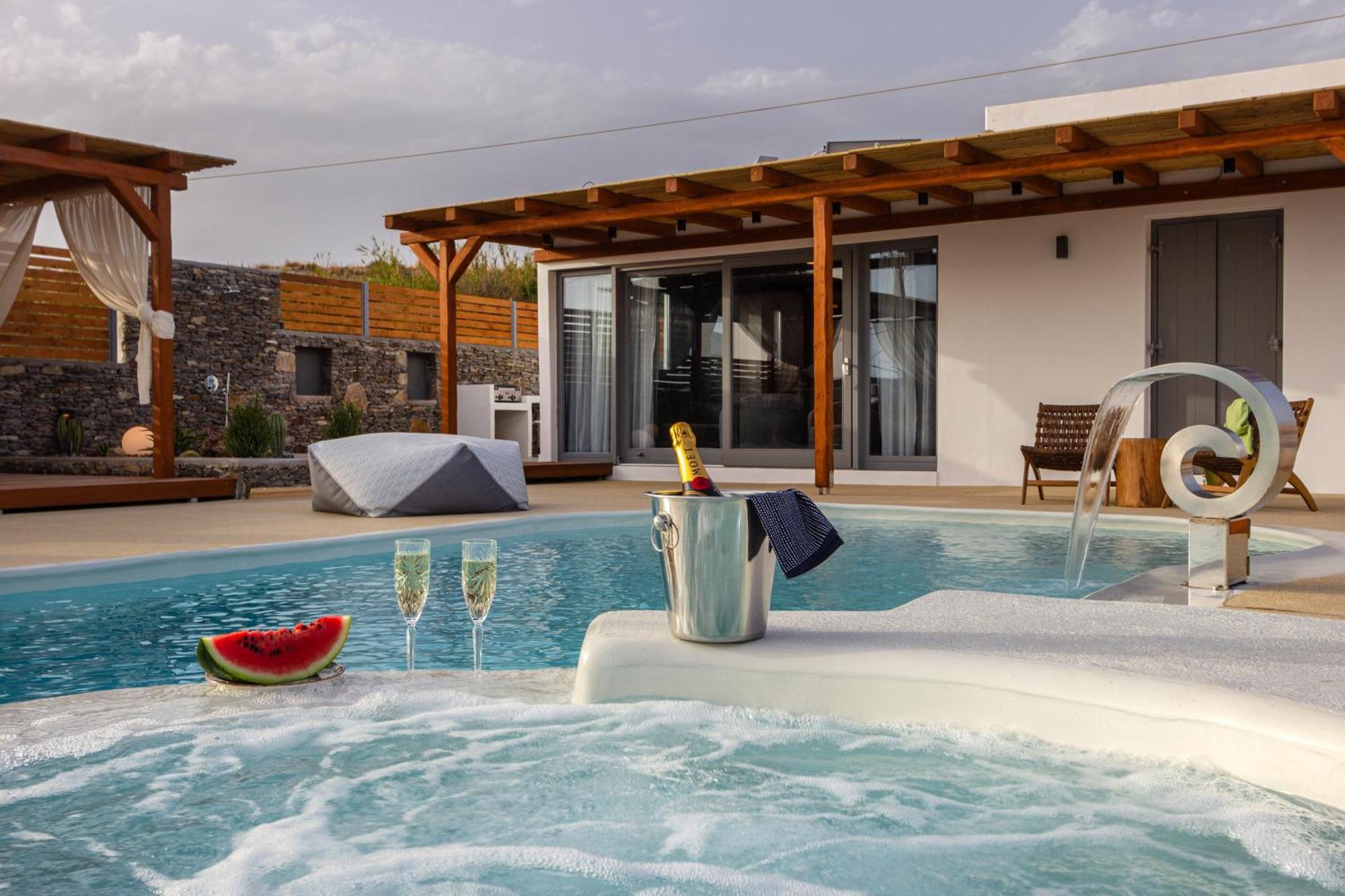 Osmio Luxury Residence Adamantas  Esterno foto